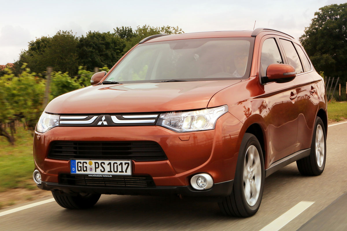 Аутлендер купить нижний новгород. Mitsubishi Outlander (2012-2015). Мицубиси Аутлендер 2012. Митсубиши Аутлендер 2012. Мицубиси Аутлендер 3.