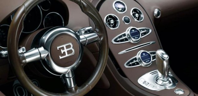 012_legend_ettore_bugatti_steering_wheel_centre_console