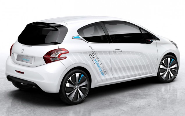 Peugeot 208 HYbrid Air 2L Concept (1)