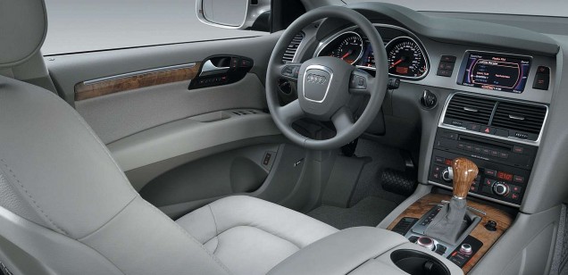Audi Q7 2007 interior