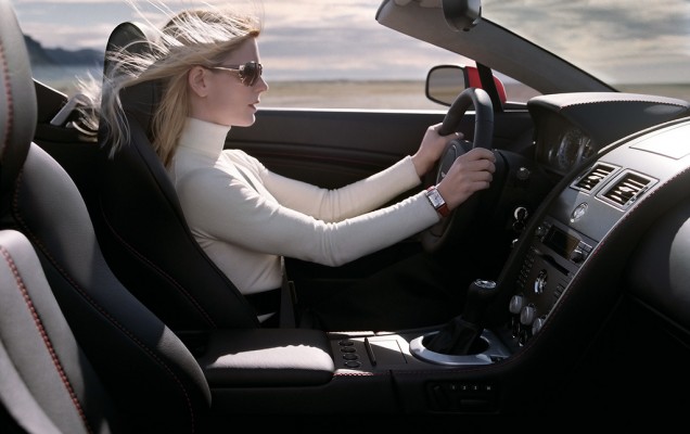 Woman-Driving-car