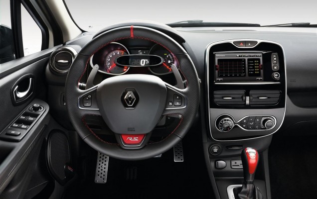 Renault Clio Renaultsport 220 Trophy EDC (17)