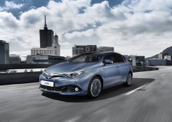 Masini economice: Toyota Auris HSD