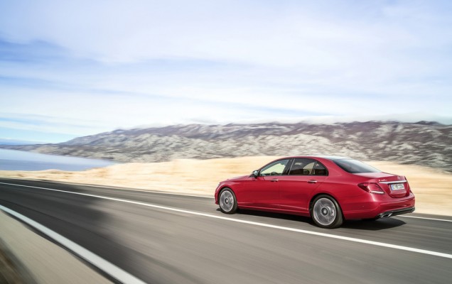 2017-Mercedes-E-Class-20