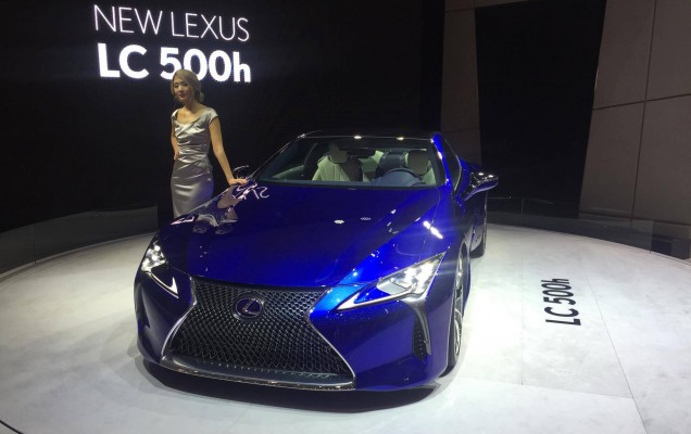 2016 geneva live lexus (1)