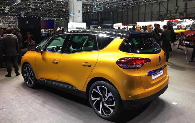 2016 geneva live renault (3)