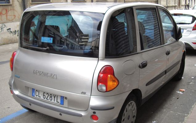 Fiat_Multipla_silver_rear