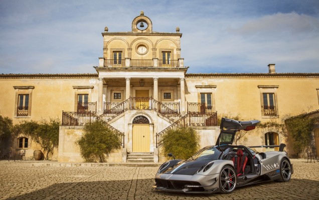 2016-pagani-huayra-bc-1-636x400