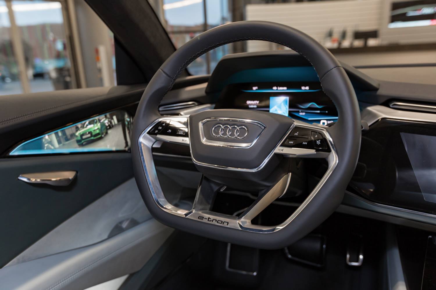 Etron audi зеркала