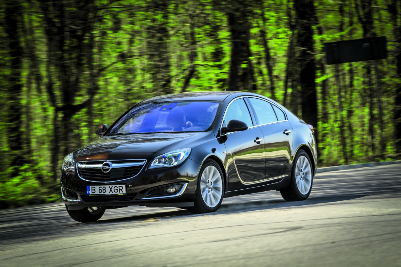 Melt weak Unfortunately Opel Insignia 2.0 CDTi 4x4: Suflu nou la vârsta a treia | Headline, Test  Drive | AUTO BILD