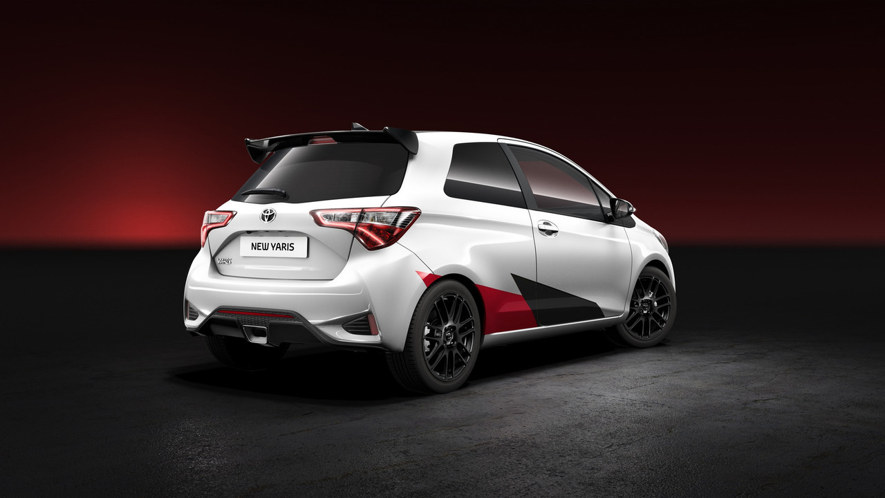 2017-toyota-yaris-sport-2