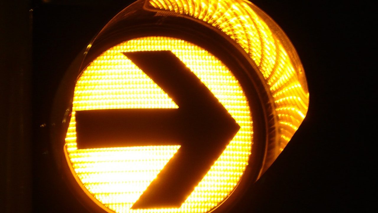 Cum Veţi Proceda La întâlnirea Semnalului Intermitent De Culoare Galbenă? Semaforul De Culoare Galben Intermitent Va Obliga - Culoare Blog