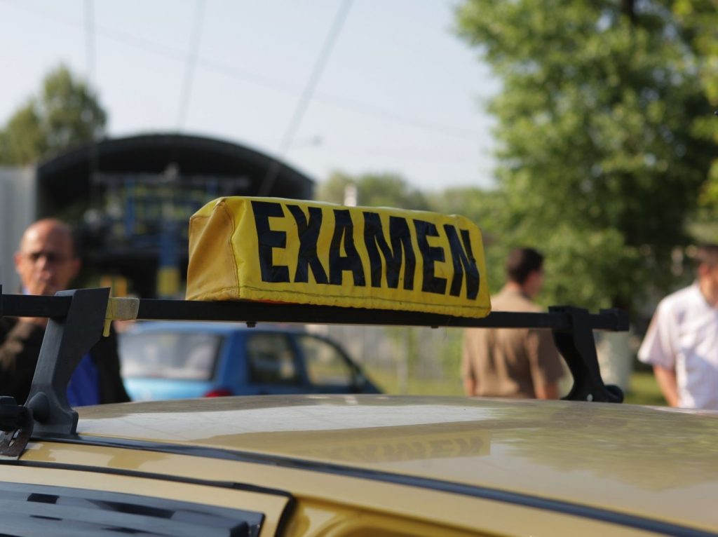 Când vor fi reluate probele practice pentru obținerea permisului de conducere