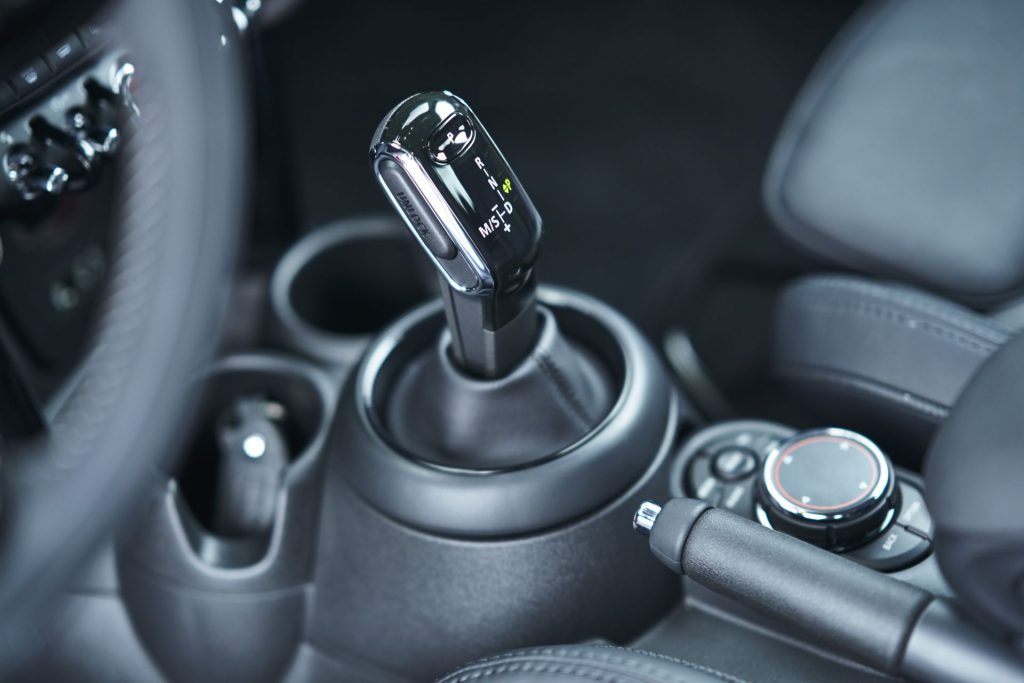 Transmisia automată Steptronic cu şapte trepte a fost implementată în gama MINI
