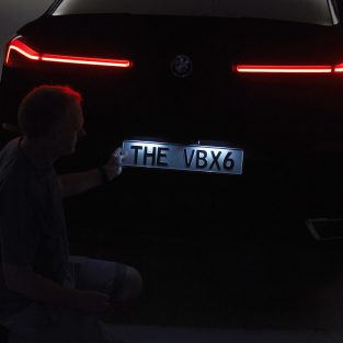 Cea mai neagră mașină din lume: BMW X6 Vantablack