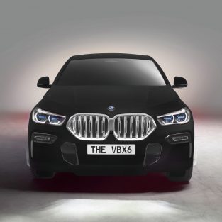 Cea mai neagră mașină din lume: BMW X6 Vantablack