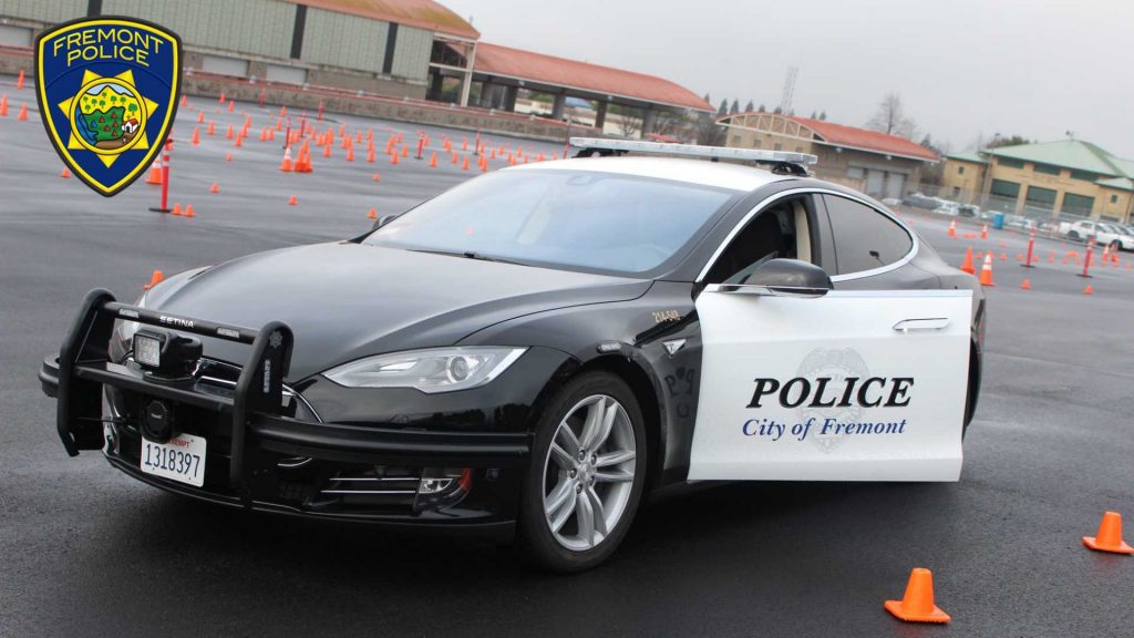 Tesla de poliție a rămas fără baterie în timpul unei urmăriri