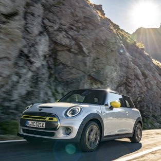 MINI Cooper SE nu va primi o versiune mai ieftină