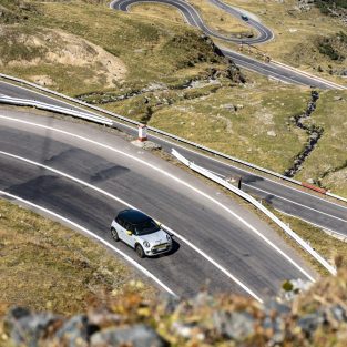 MINI Cooper SE Transfagarasan foto Radu Chindris 1