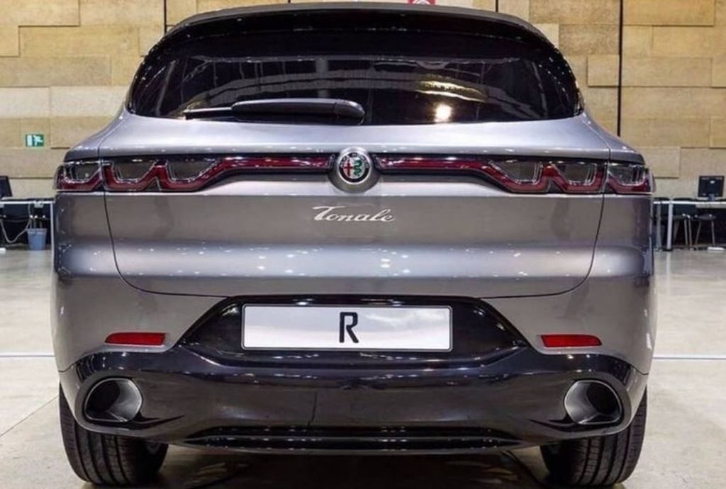 Primele imagini cu Alfa Romeo Tonale