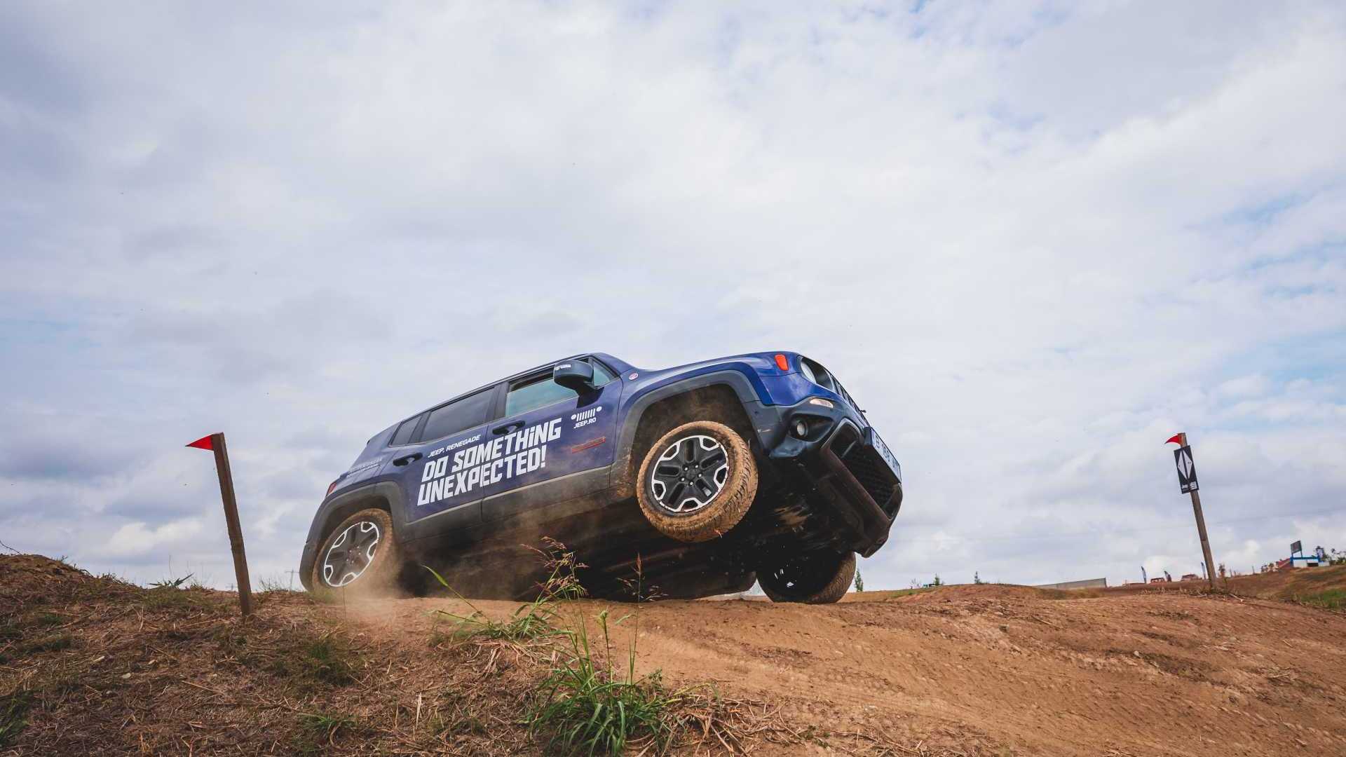 Jeep Adventure Day: demonstrație off-road pe circuitul TCS Racing Park