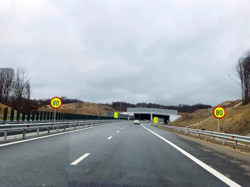 În decembrie vor fi date în trafic lotul 1 al autostrăzii Sebeş-Turda şi Varianta de Ocolire Bacău