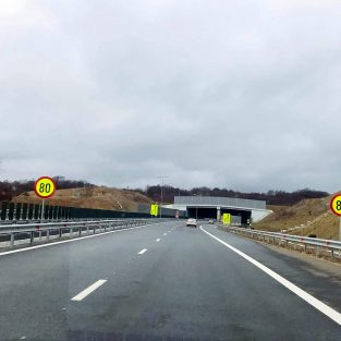 În decembrie vor fi date în trafic lotul 1 al autostrăzii Sebeş-Turda şi Varianta de Ocolire Bacău