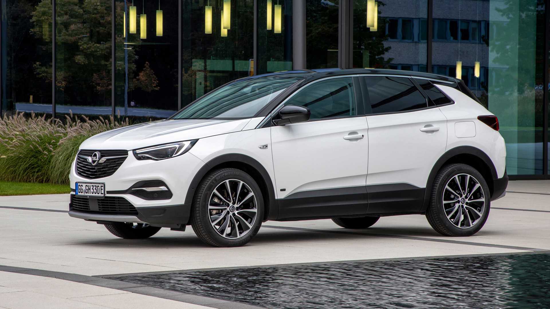 Opel Grandland X PHEV, acum și cu tracțiune față