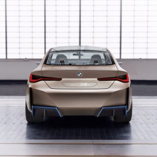 BMW Concept i4 deschide drumul viitorului BMW i4 programat pentru producţie în 2021