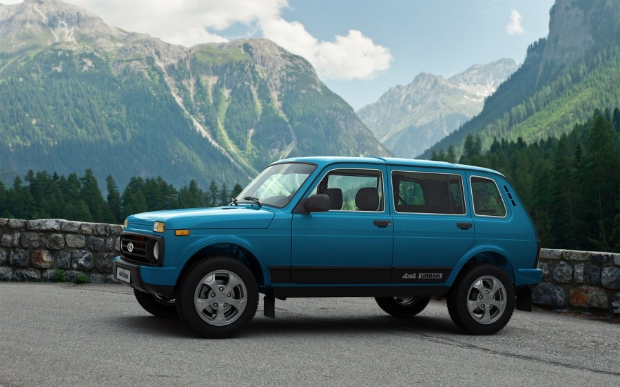 Lada Niva 4x4 Urban / motor 1,7 litri benzină /82 CP la 5800 rpm - preț în România de la 9500 euro!