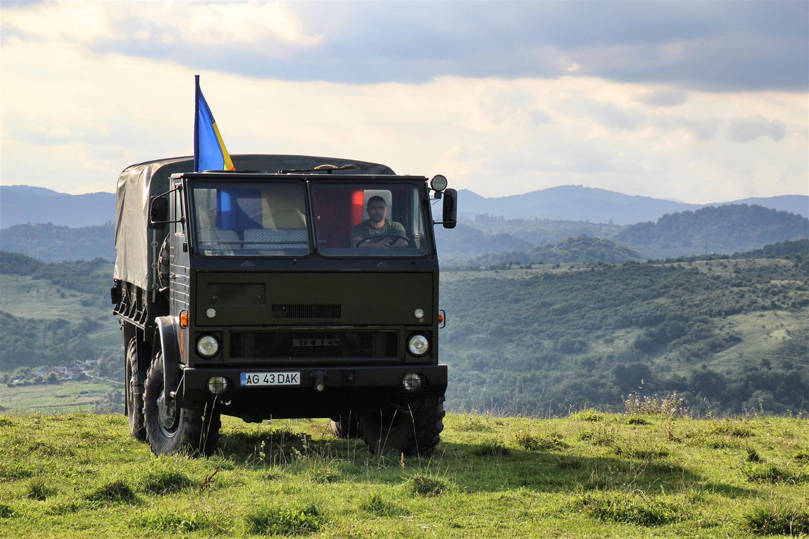 AM 443T - camionul militar produs în România cu mecanică de TAB