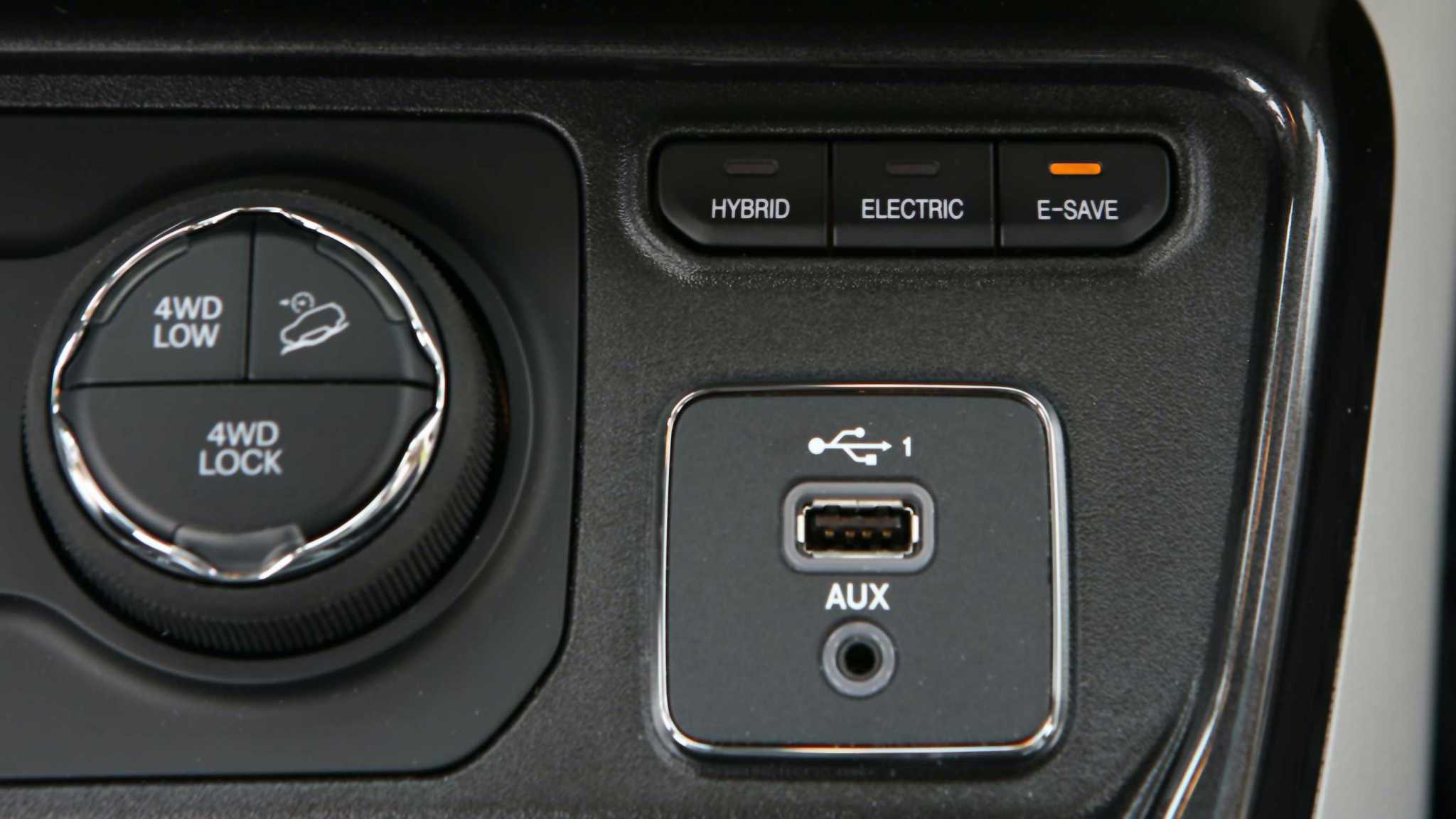 Jeep Compass 4XE hibrid plugin 2 AUTO BILD