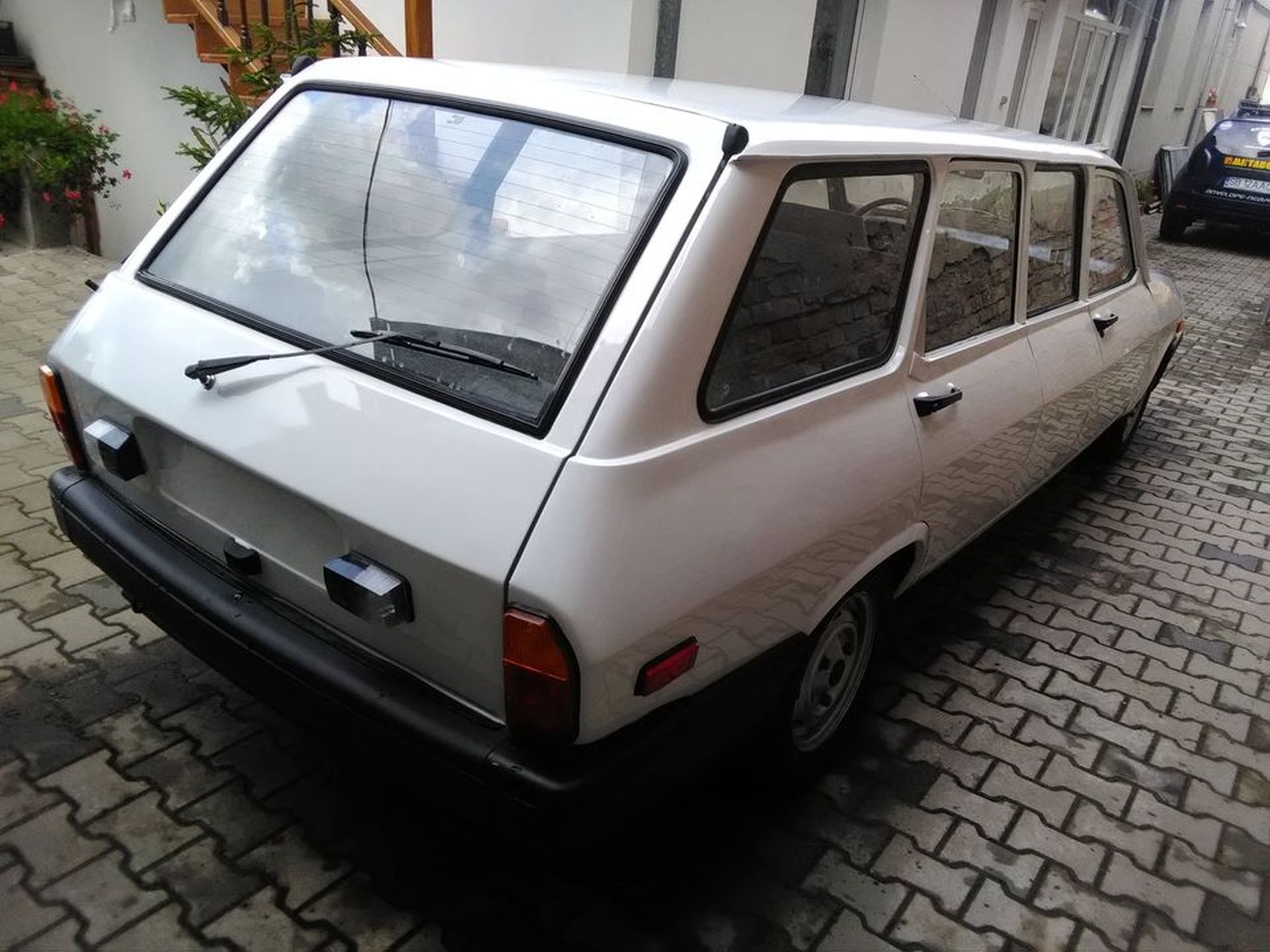 Raritate - un exemplar Dacia Maxibreak  a fost scos la vânzare