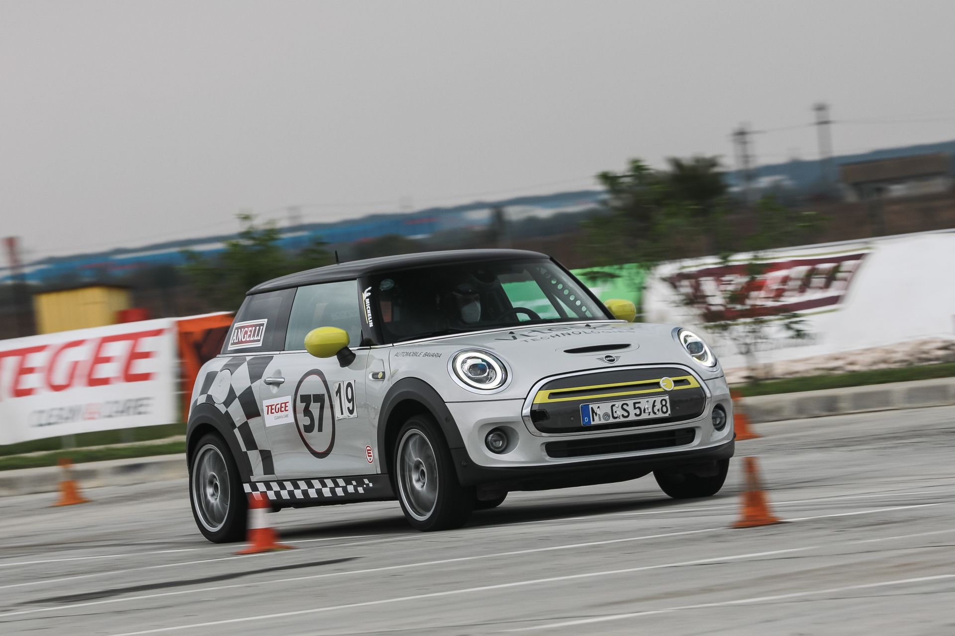 MINI Cooper SE la CNSS 2020 foto Dragos Savu