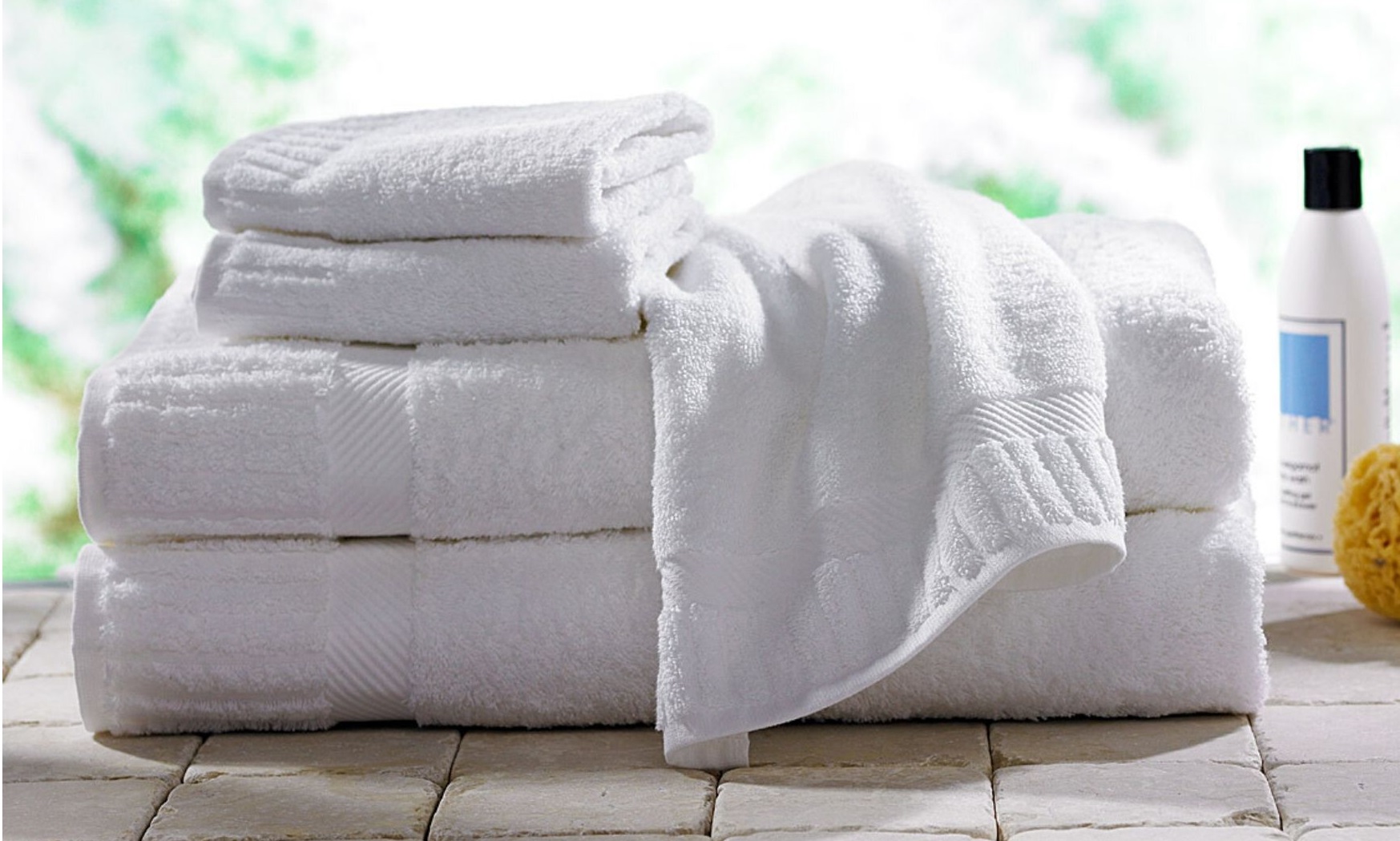 Быстро отбелить полотенца в домашних условиях. Белое полотенце. Белоснежные полотенца. Белые вещи. Полотенце Bath Towel.