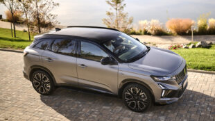 La prima vedere, Renault Austral 2026 pare complet nou. Totuși, e o modenizare consistentă a primei generații